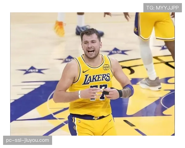 东契奇谈垃圾话文化:通常有人先喷我然后我才会回击 东契奇谈垃圾话文化:通常有人先喷我然后我才会回击